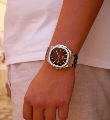 Pools Cisano Watch – German Design Excellence